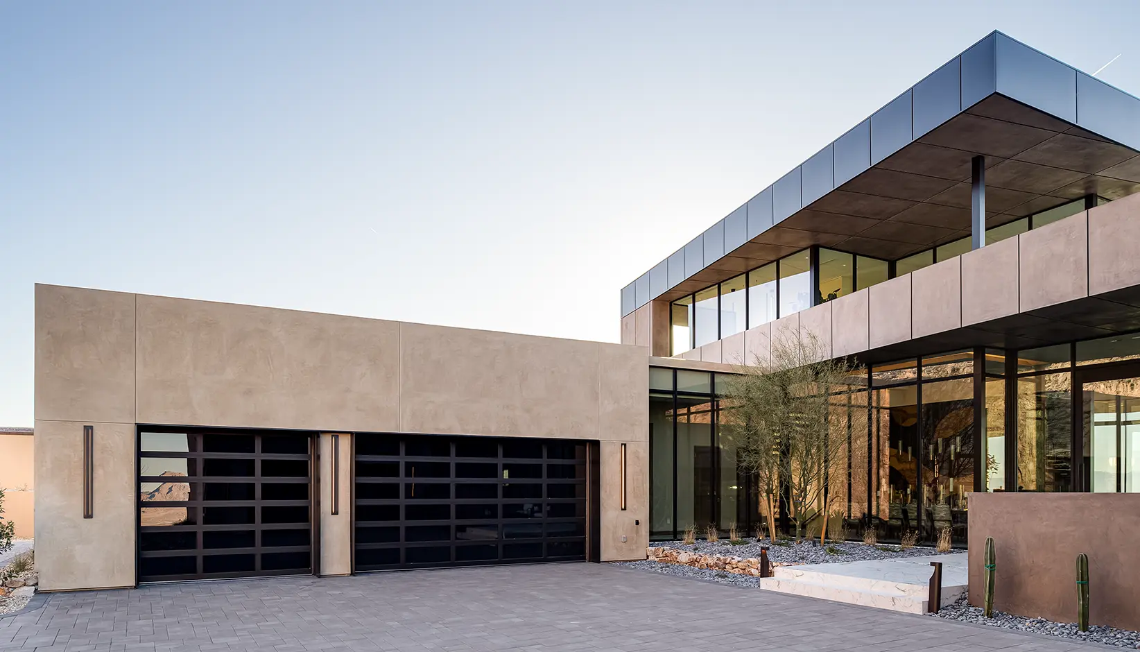 VertiStack Avante Exterior