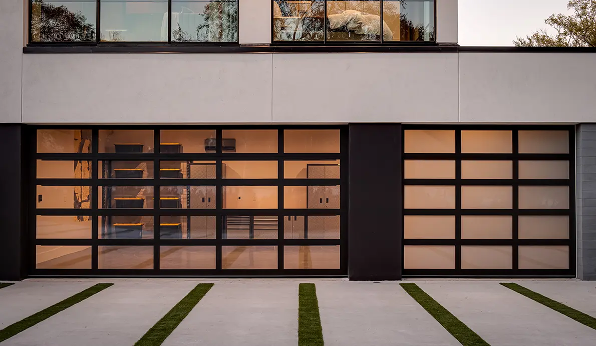Avante garage door with C-Power technology